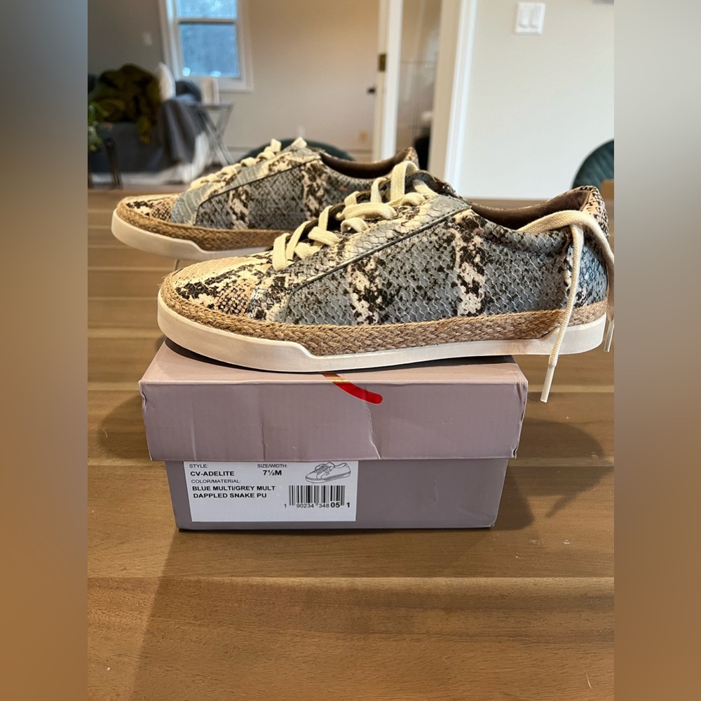 Crown Vintage Women’s Snake print Sneakers